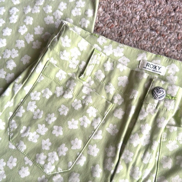 NWOT Roxy Coastal Cruiser Printed Twill Pants - Picture 7 of 8